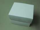 白色紙盒